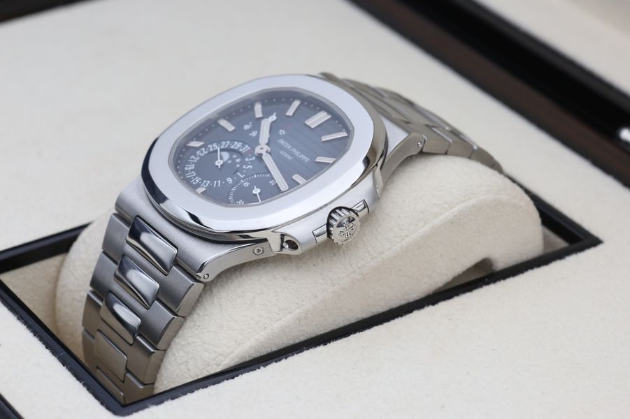 Patek Philippe Nautilus 5712/1A-001